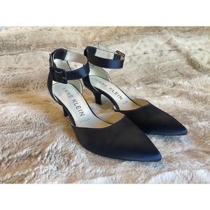 Anne Klein - Women's Fabulist Navy Blue iflex Kitten Heel Shoes - 7M